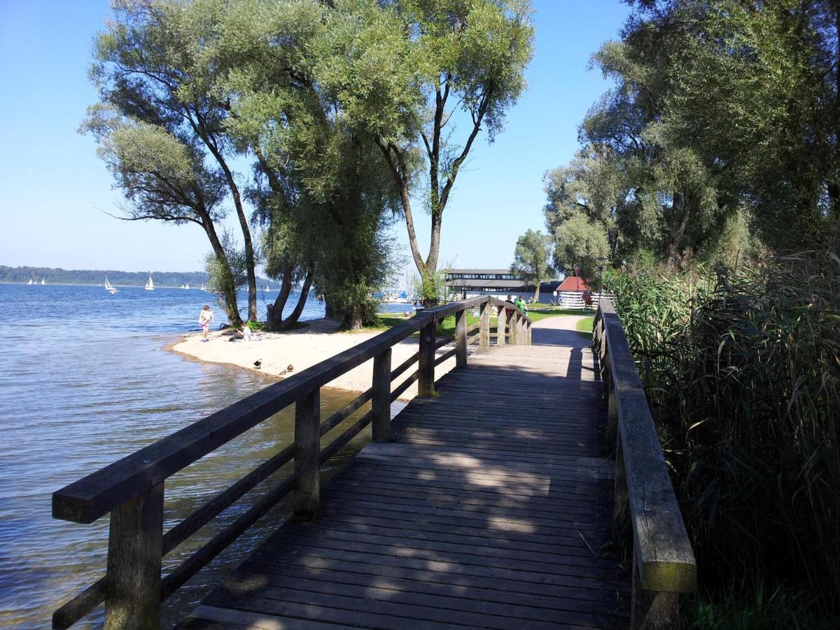 Zwischen Chiemsee Und Bergen Dg Bernau am Chiemsee Buitenkant foto